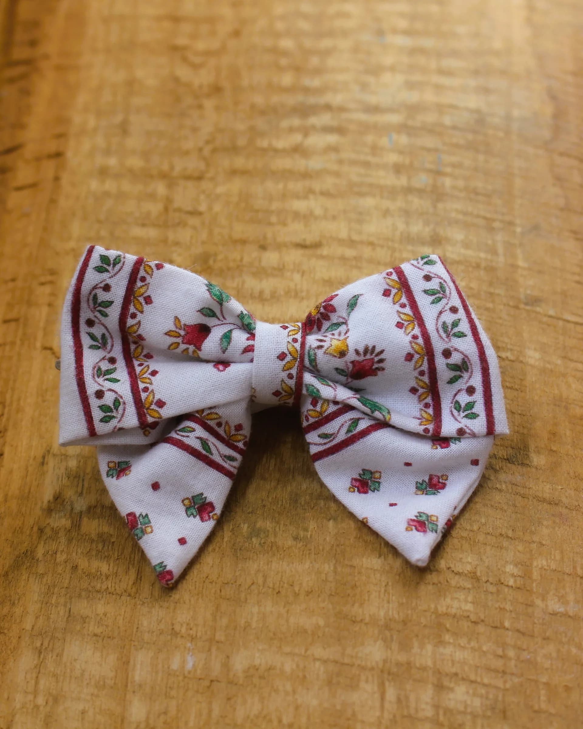 Grande barrette, Adélaïde